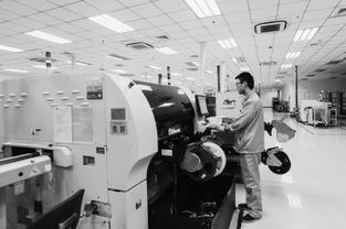 探訪智能工廠 技術(shù)開發(fā)驅(qū)動(dòng)智慧顯威力，生產(chǎn)效率提升四成多